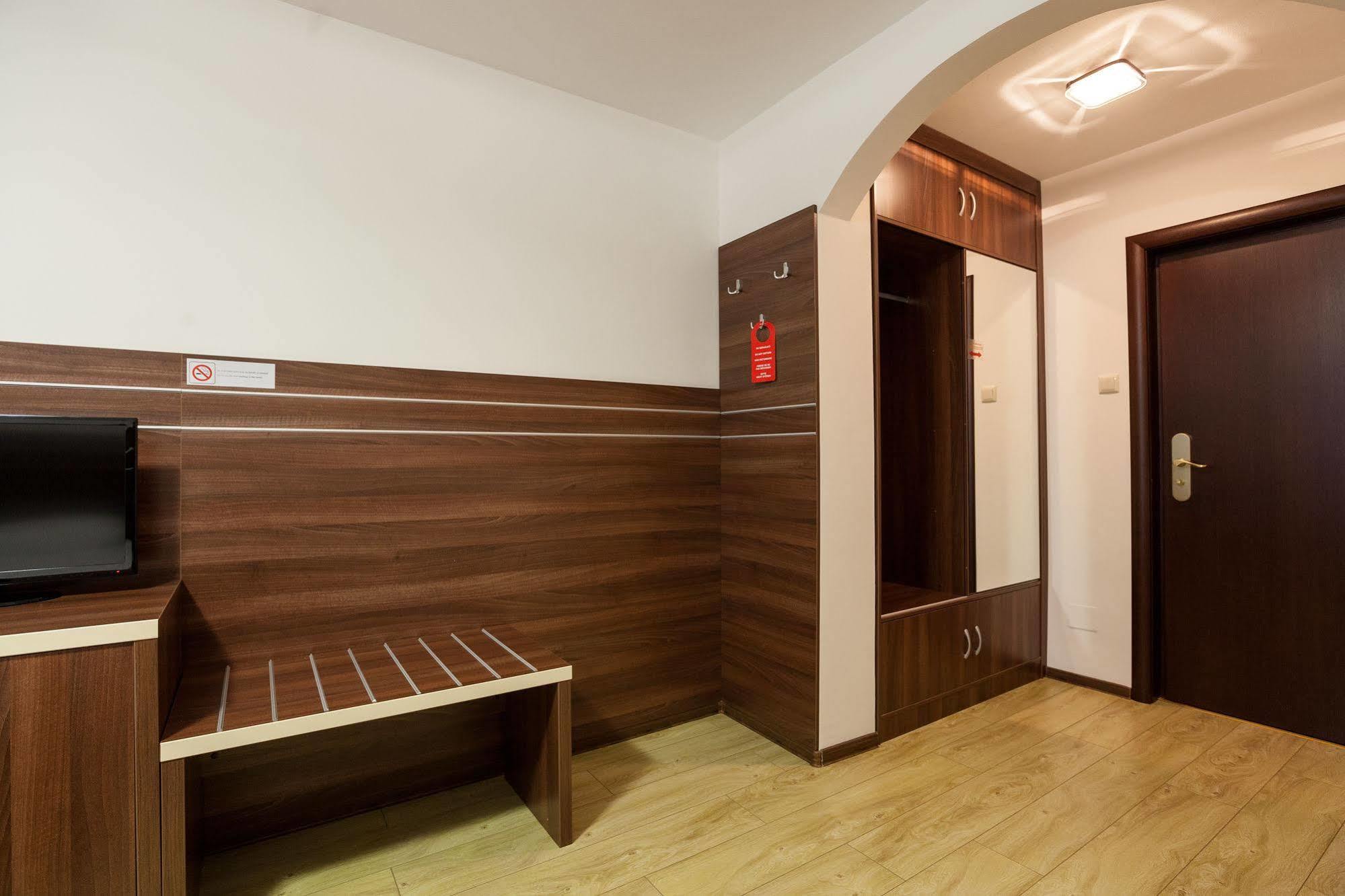 Hotel Nelisse Bucharest Luaran gambar