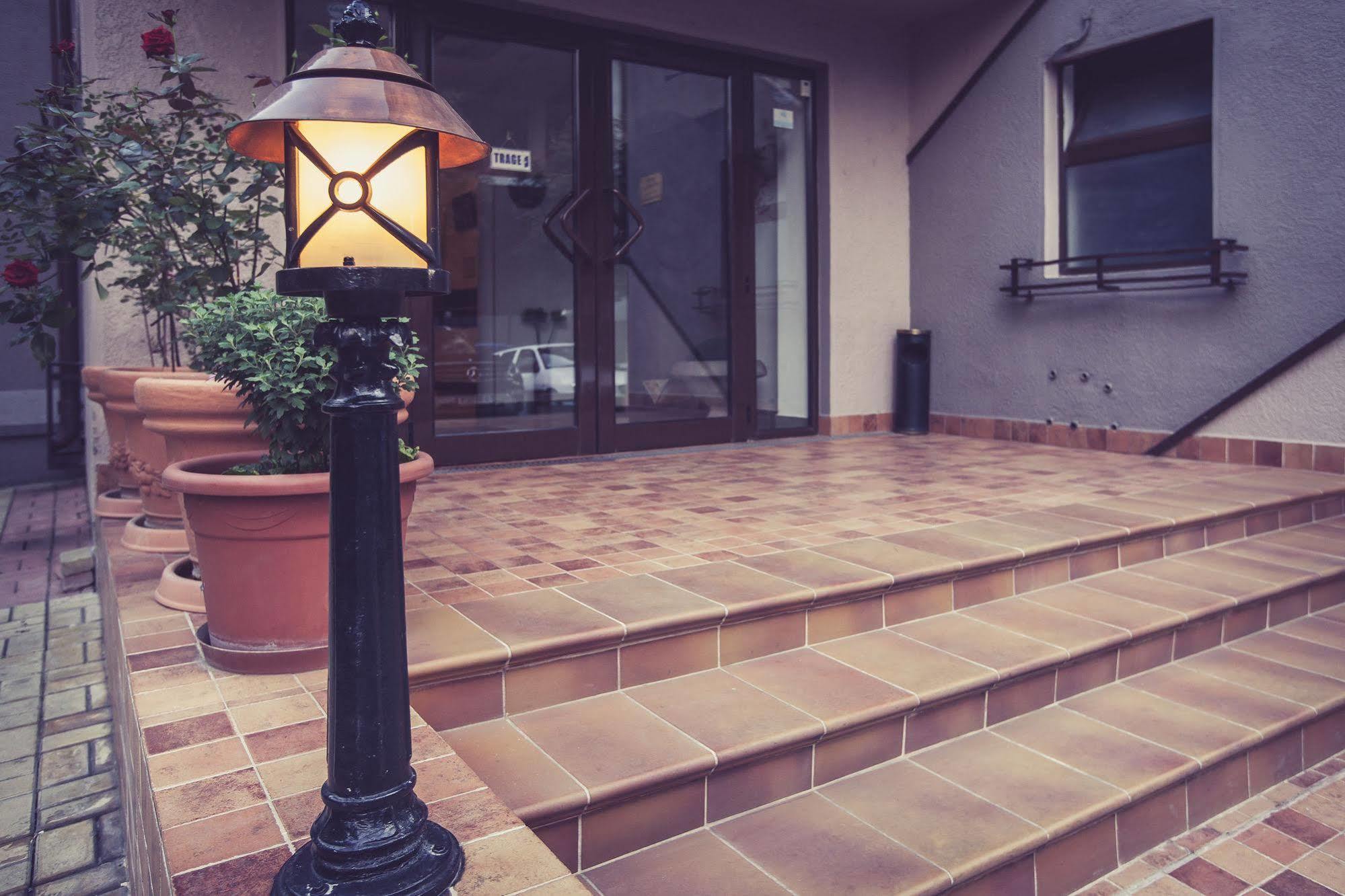 Hotel Nelisse Bucharest Luaran gambar